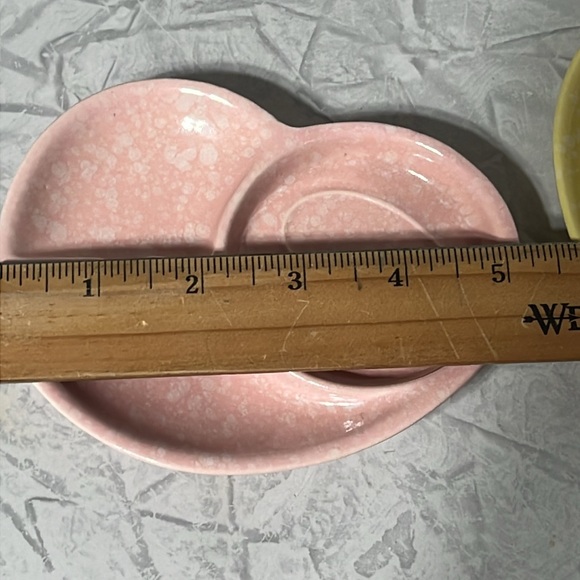 Set of 2 Shawnee USA 411 cup coaster/ ashtrays pink heart and yellow diamond mcm - Picture 5 of 13